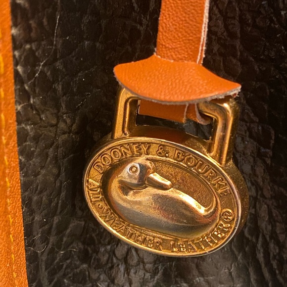 Vintage Dooney & Burke All - Weather Leather Black & Tan Pebbled Crossbody Bag - Picture 5 of 17